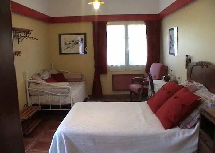 Oda ve Kahvaltı La Corraliere D'hotes 3*